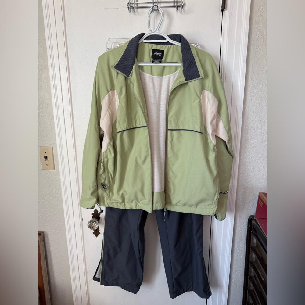 Women’s BG Wind Suit Like New